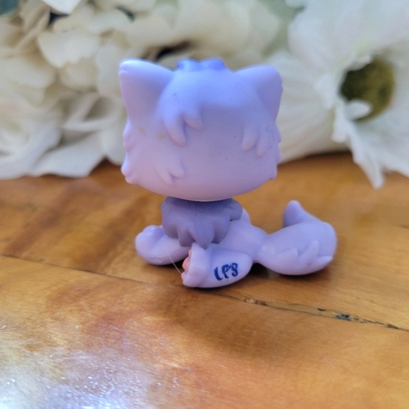 Littlest Pet Shop LPS #1771 Purple Cat Persian Kitten Orange Eyes 2007 - Picture 3 of 10